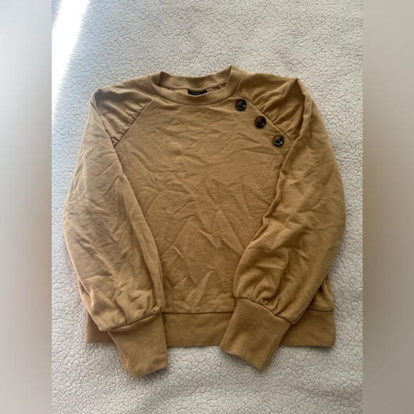 Who What Wear Womens Side Button Ruched Crew Neck Beige Sweatshirt - Picture 4 of 9